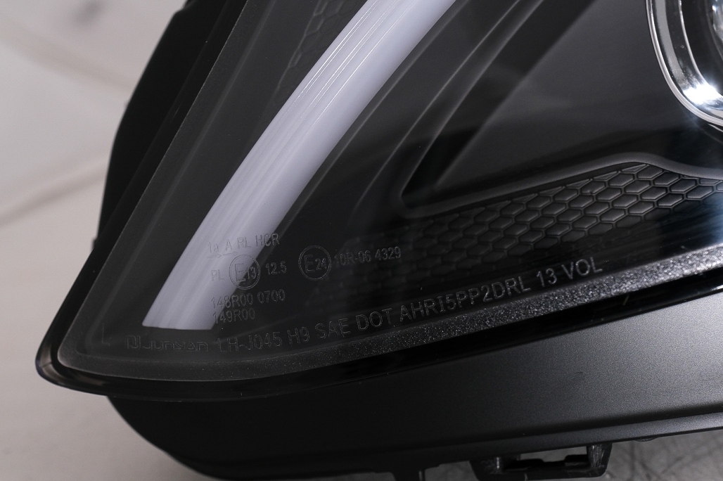 Faruri LED Mercedes C-Class W205 S205 A205 C205 (2014-2018) Negru Semnal Dinamic Secvential Performance AutoTuning