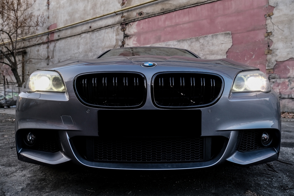 Pachet Exterior BMW F10 Seria 5 (2011-2014) cu Proiectoare Ceata Lumini de Ceata M-Technik Design Performance AutoTuning