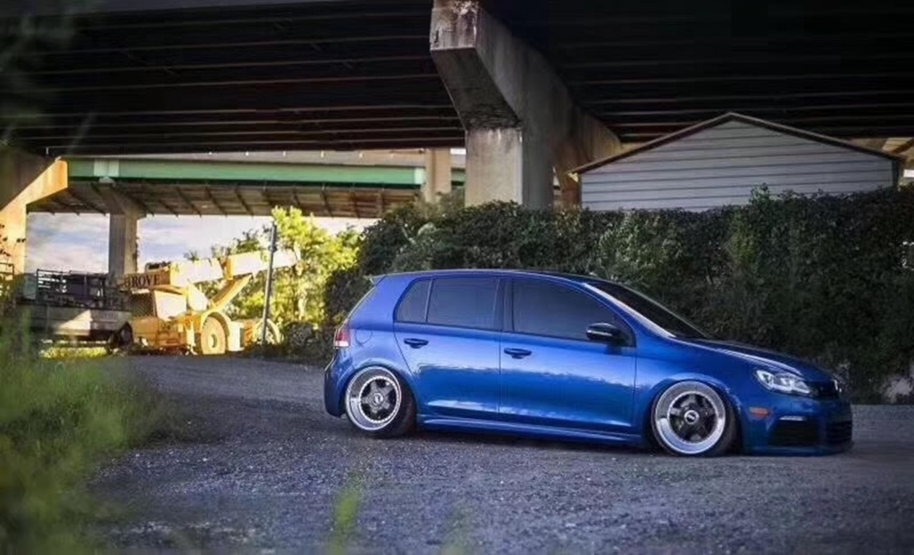 Bara Spate cu Praguri Laterale VW Golf 6 VI (2008-up) R20 Look fara PDC Performance AutoTuning