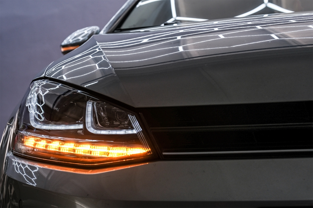 Faruri 3D LED VW Golf VII (2012-2017) R-Line LED Semnalizare Dinamica Performance AutoTuning