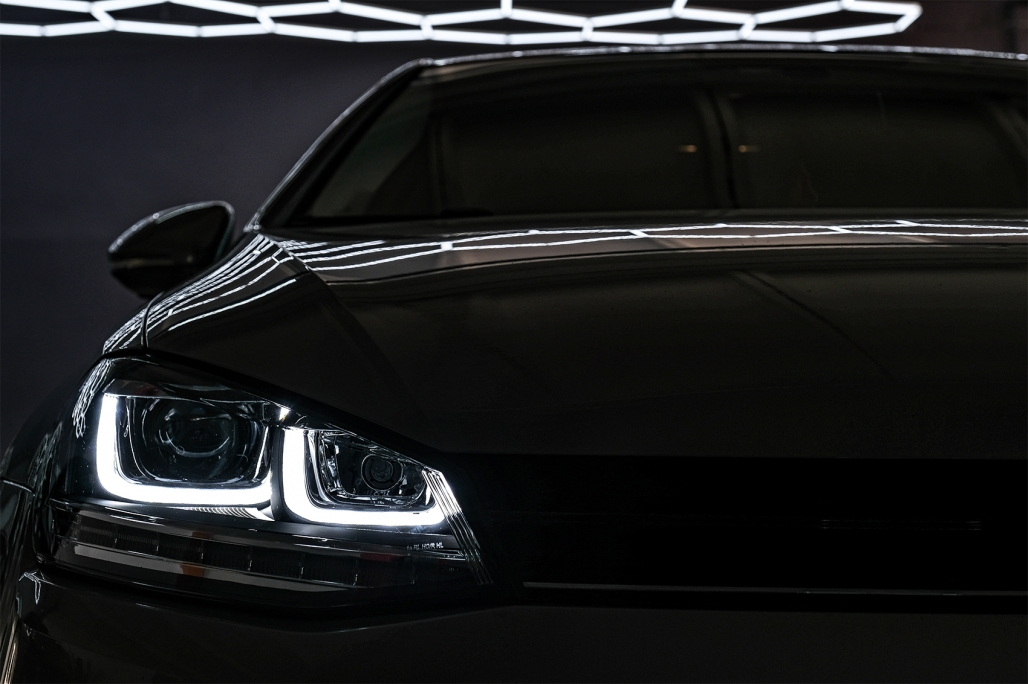 Faruri 3D LED VW Golf VII (2012-2017) R-Line LED Semnalizare Dinamica Performance AutoTuning