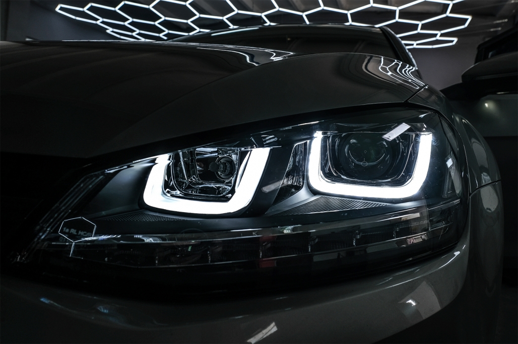 Faruri 3D LED VW Golf VII (2012-2017) R-Line LED Semnalizare Dinamica Performance AutoTuning