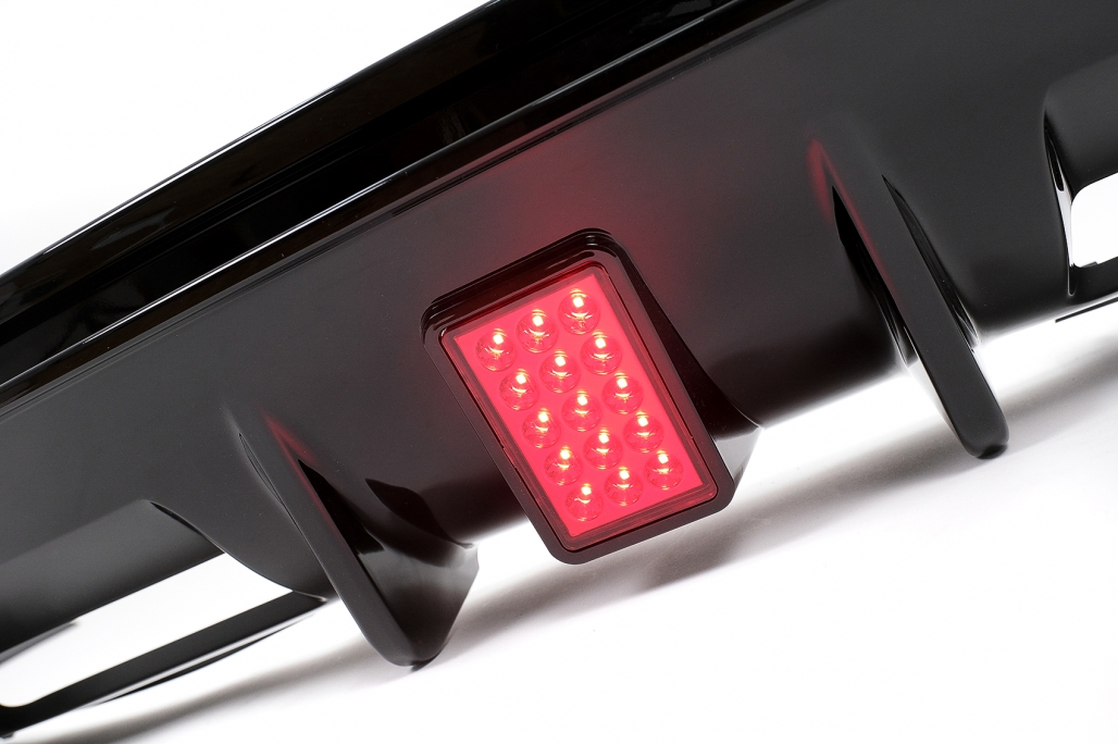 Pachet Exterior Complet de Extensii Tesla Model 3 (2017-2022) Prelungire Bara Fata cu Difuzor de aer si Eleron Negru Lucios Performance AutoTuning