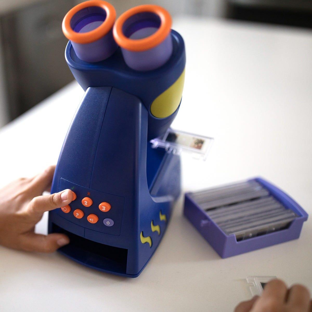 Geosafari - Microscopul vorbitor PlayLearn Toys