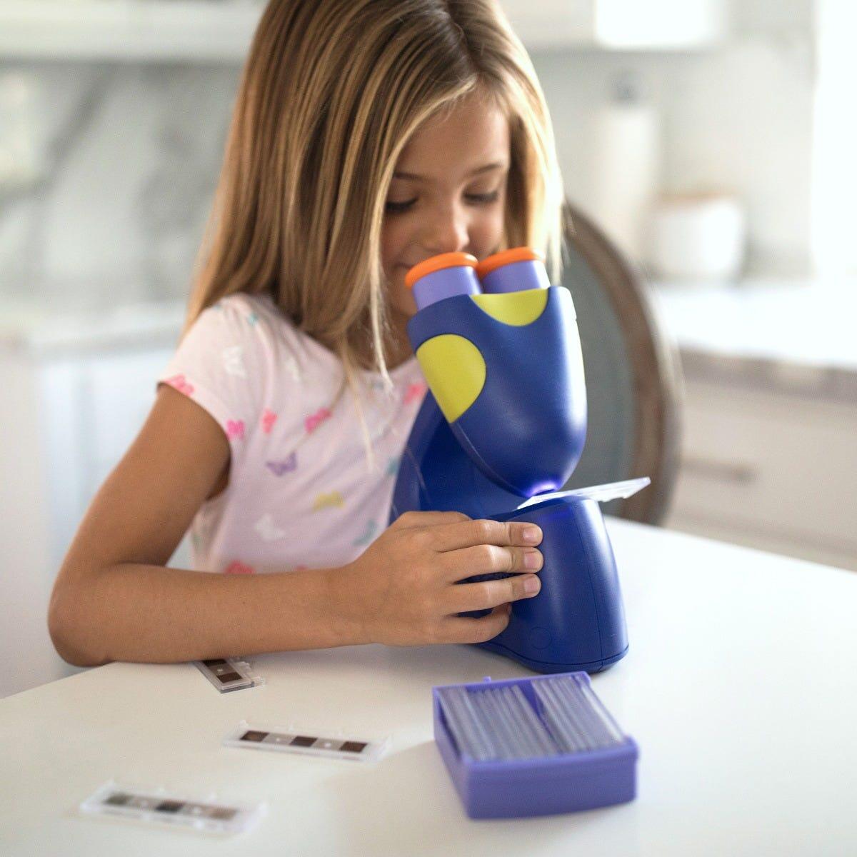 Geosafari - Microscopul vorbitor PlayLearn Toys