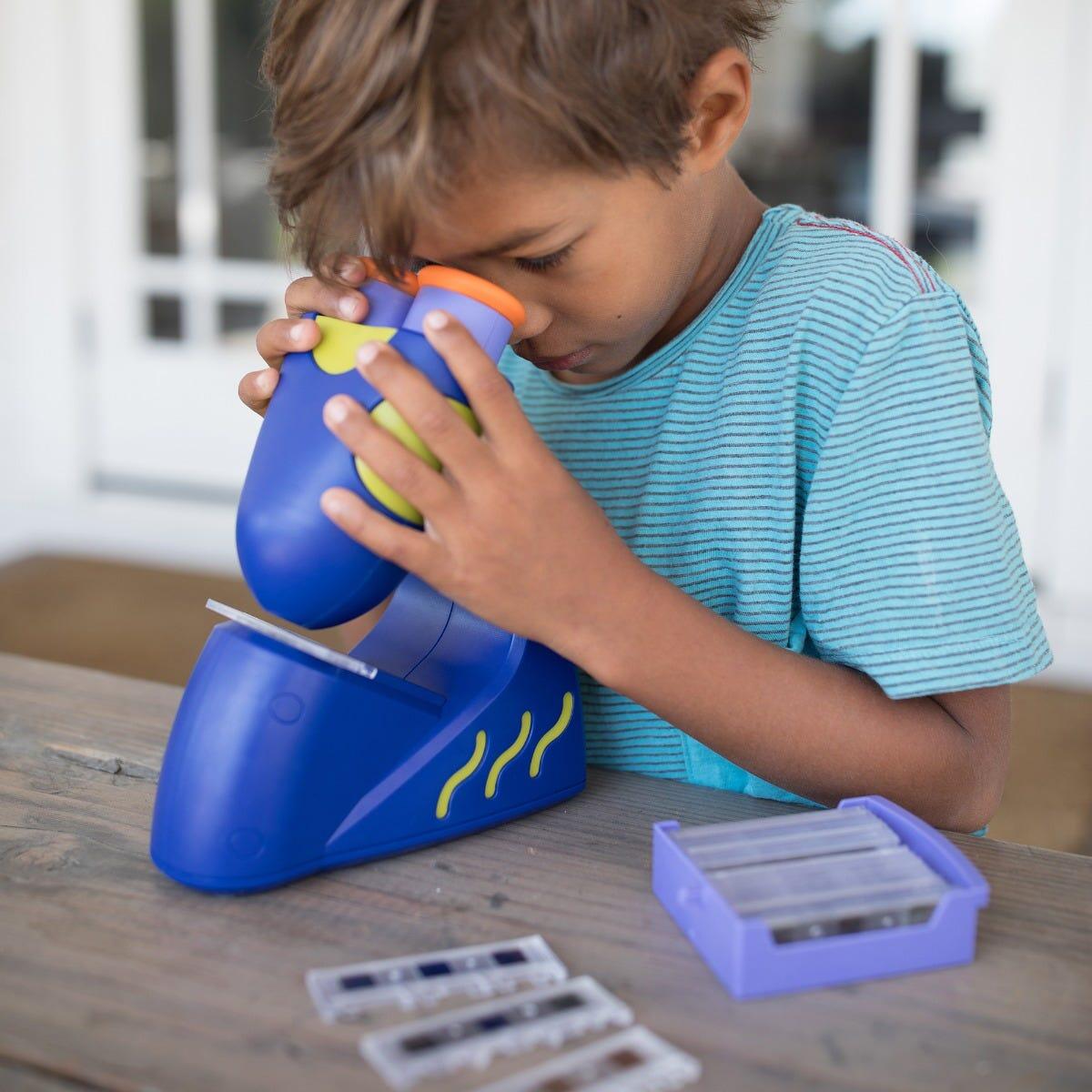 Geosafari - Microscopul vorbitor PlayLearn Toys