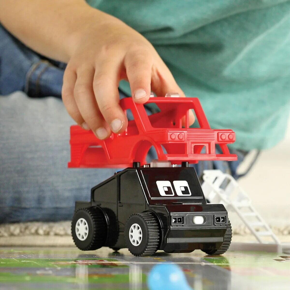 Joc de codare - Aventuri cu Switcheroo PlayLearn Toys