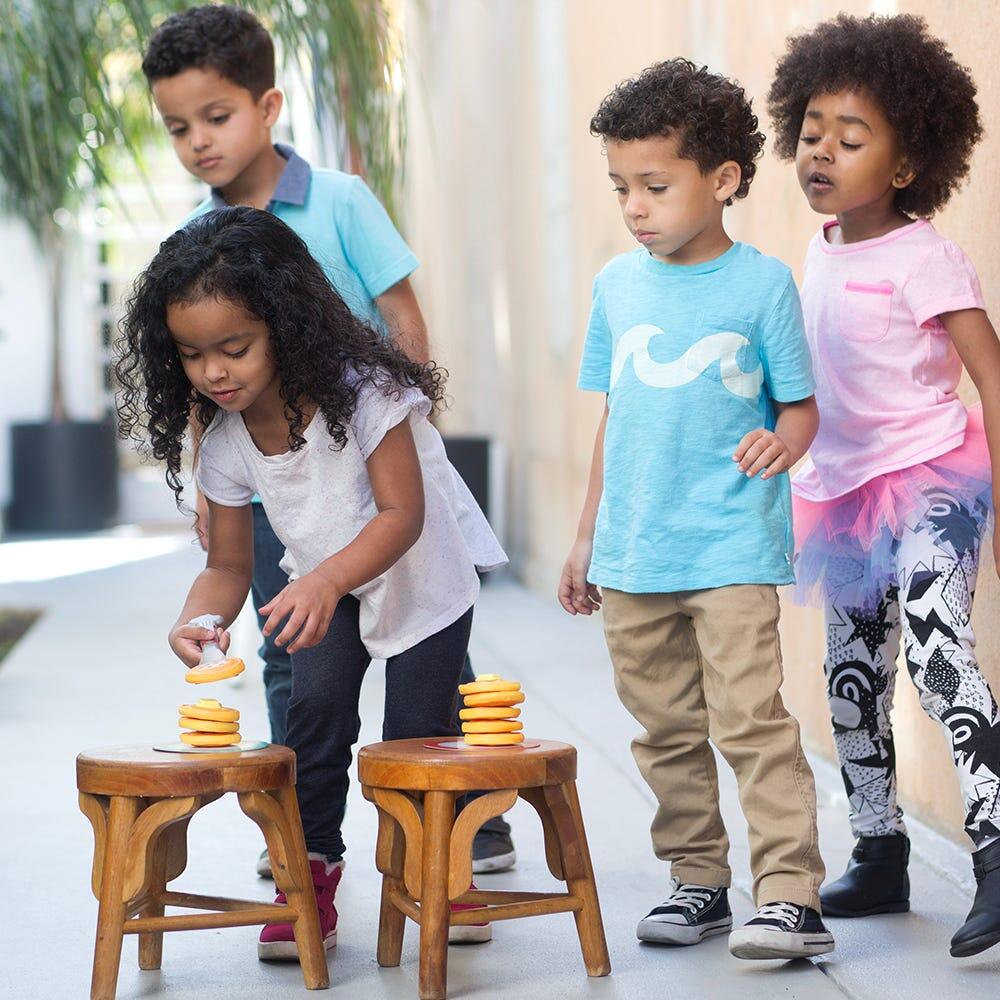 Joc stafeta - Intrecerea clatitelor PlayLearn Toys
