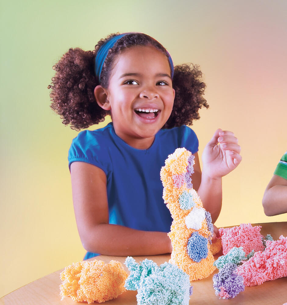 Spuma de modelat cu sclipici Playfoam™ - Set 4 culori PlayLearn Toys