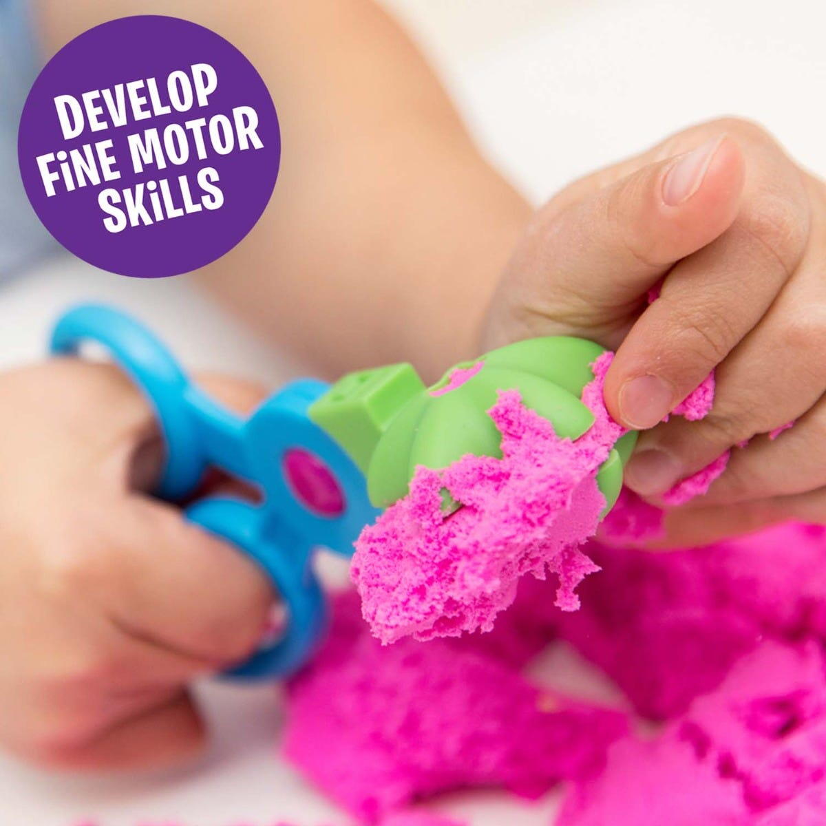 Set nisip kinetic cu accesorii - Playfoam™ PlayLearn Toys