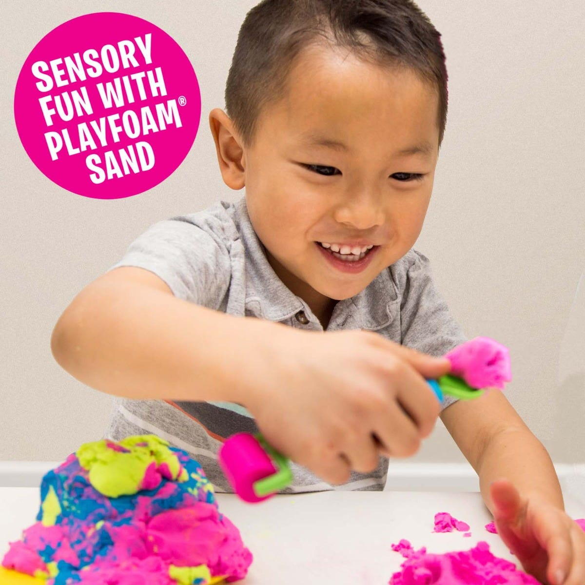 Set nisip kinetic cu accesorii - Playfoam™ PlayLearn Toys