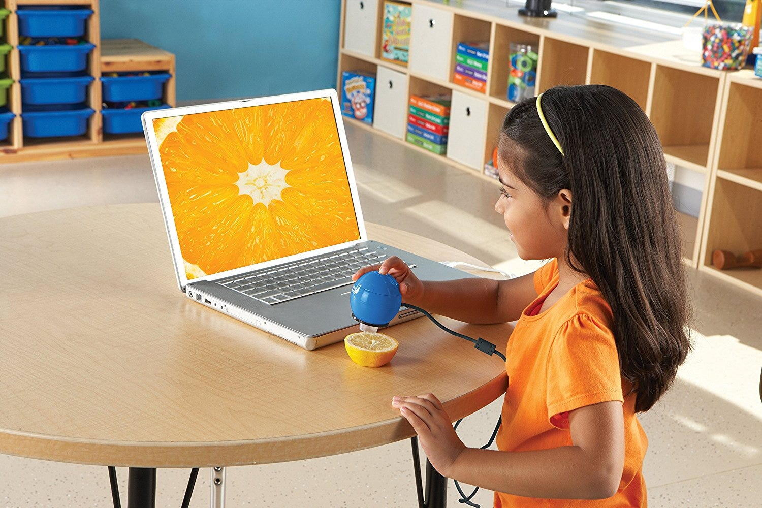 Microscop digital Zoomy 2.0 (albastru) PlayLearn Toys
