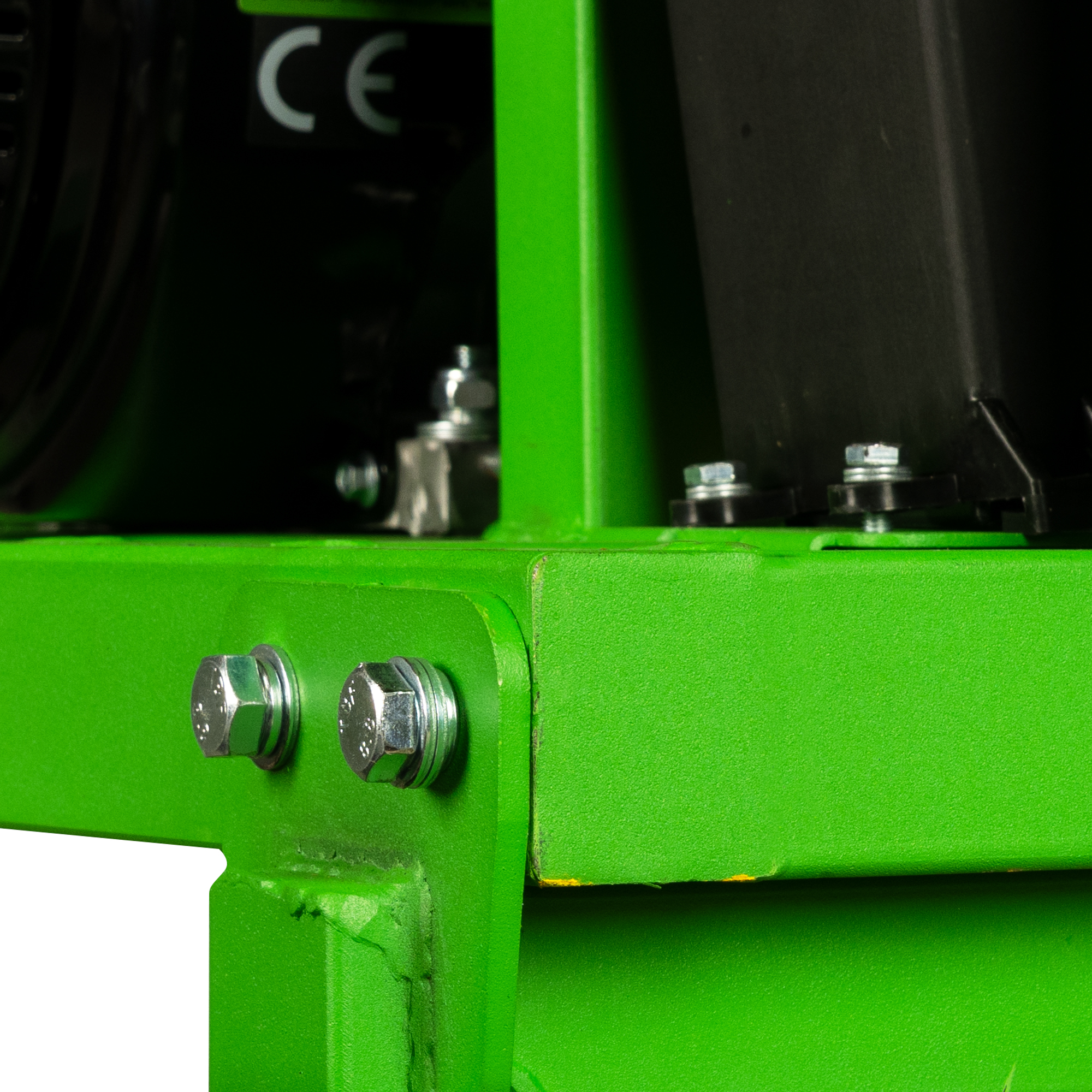 Tocator crengi Micul Fermier, motor benzina 18CP, diametru maxim de taiere Ø120mm, cu carlig de remorcare, pentru brichete FarmGarden AgroTrade