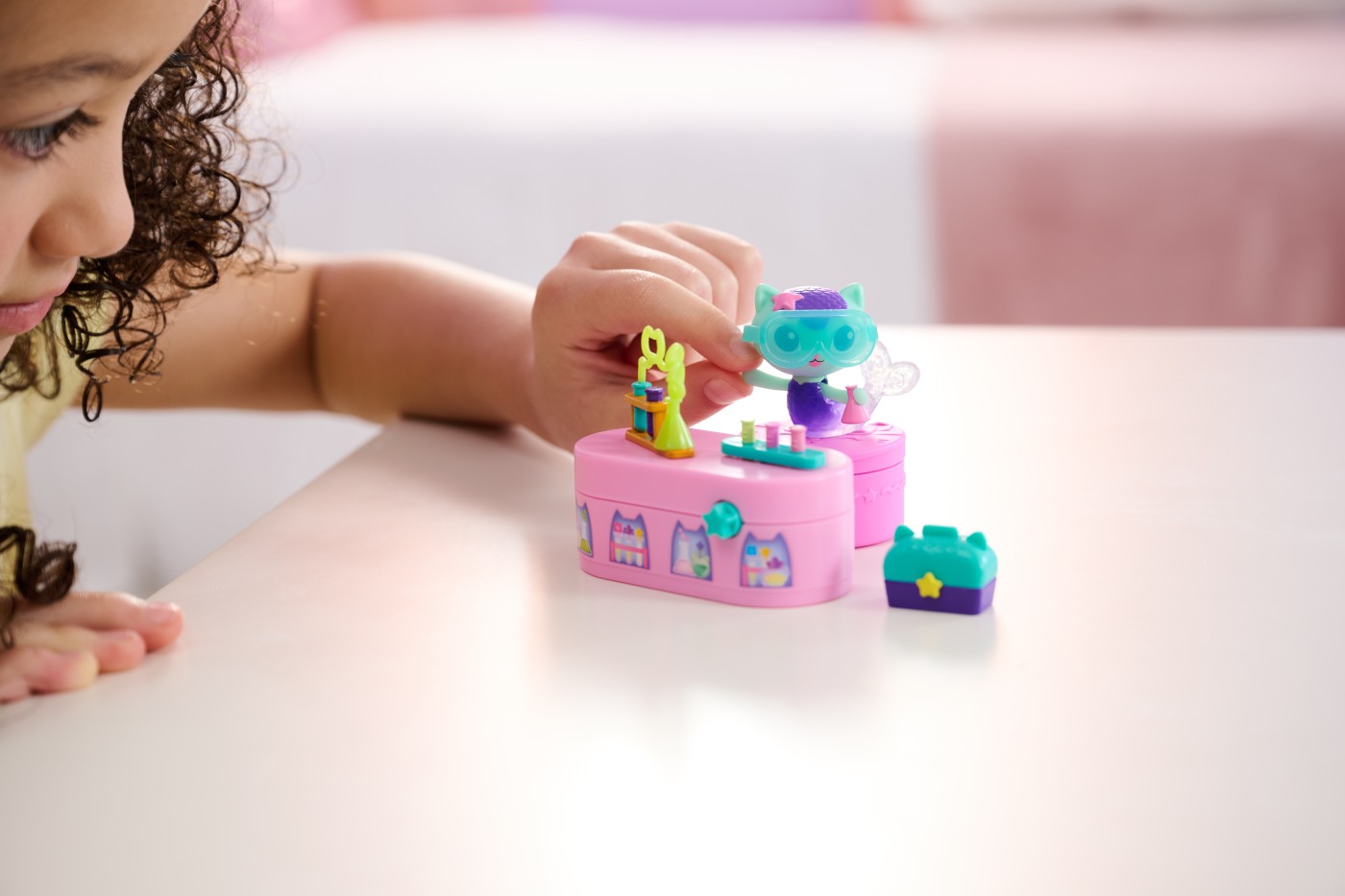 GABBYS DOLLHOUSE BOBBLE KITTY MERCAT SI CAMERA POTIUNILOR SuperHeroes ToysZone