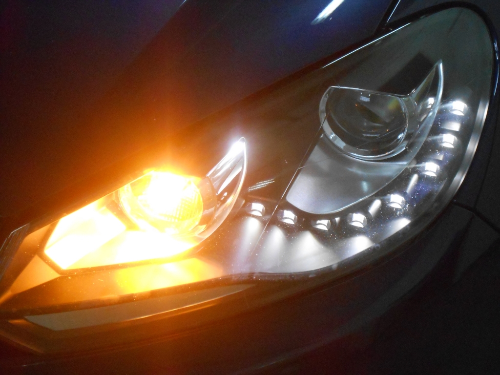 Faruri LED VW Golf 6 VI (10.2008-2012) DAYLIGHT DRL GTI Look Negru Performance AutoTuning