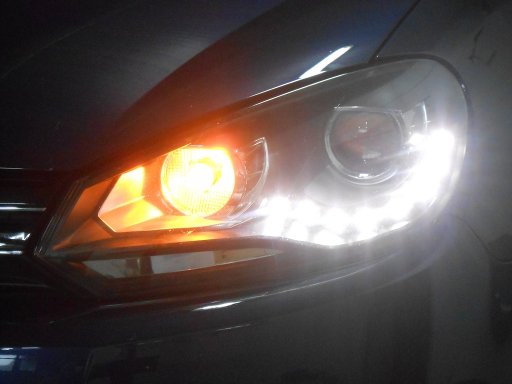 Faruri LED VW Golf 6 VI (10.2008-2012) DAYLIGHT DRL GTI Look Negru Performance AutoTuning