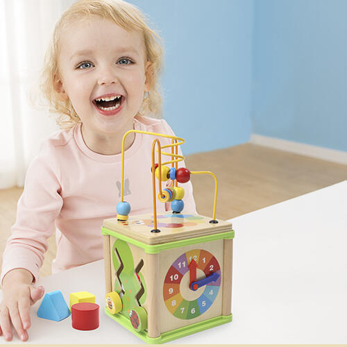 Centru de activitati 5 in 1 - In gradina PlayLearn Toys