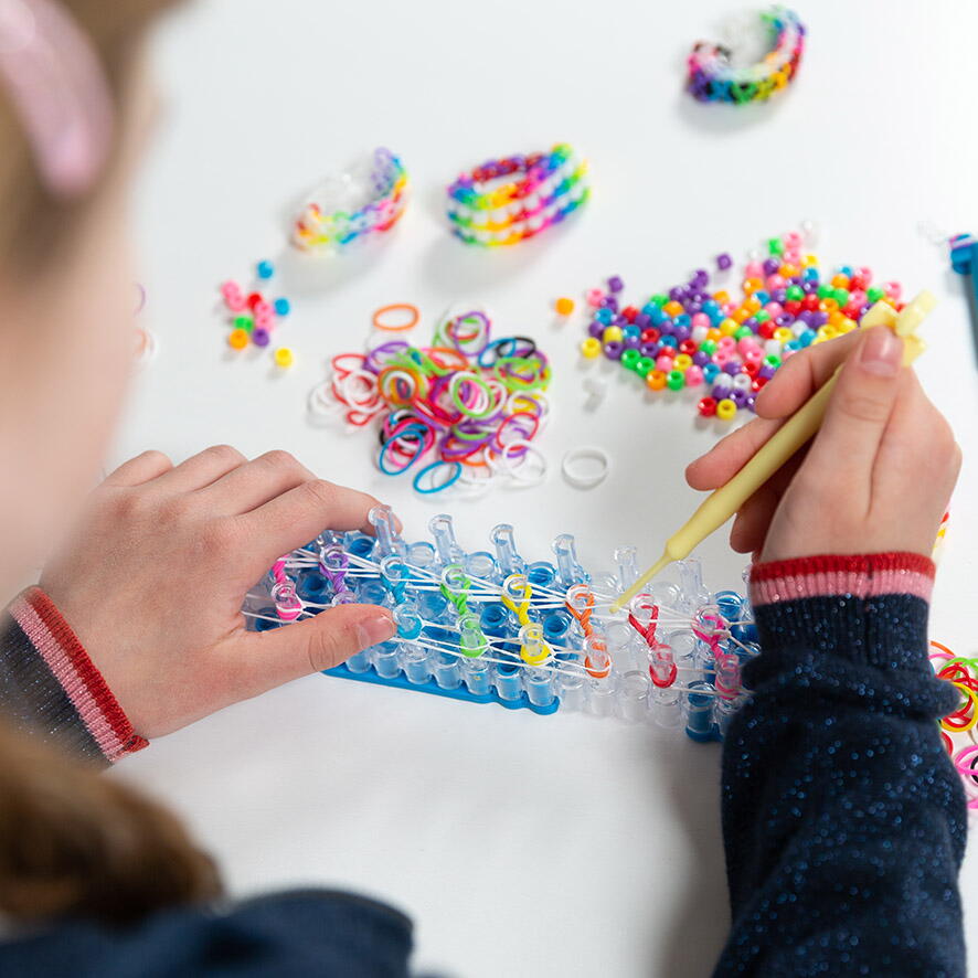 Set creativ cu elastice - Loom i Do PlayLearn Toys