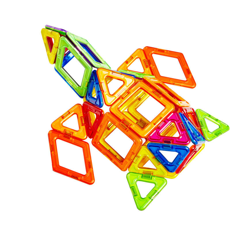 Set de constructie magnetic - 83 piese PlayLearn Toys