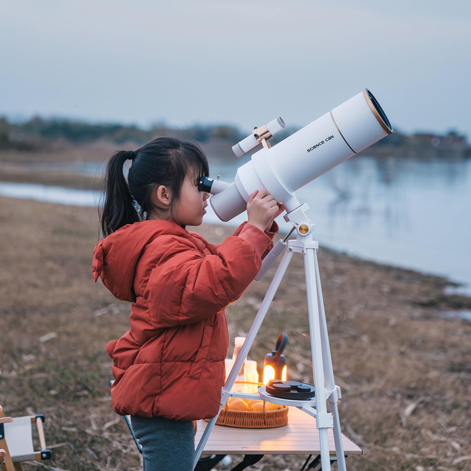 Telescopul micutului astronom PlayLearn Toys