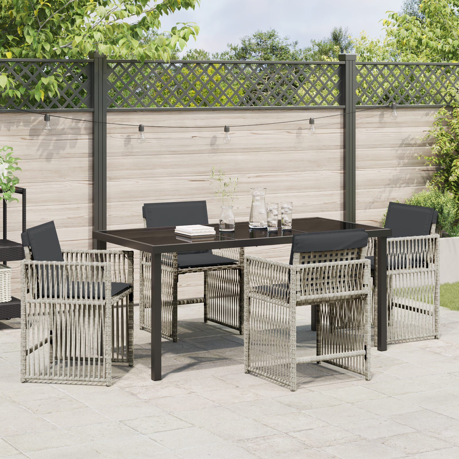 Set de masă de grădină  cu 5 piese și perne gri deschis din ratan polimerizat, Masă de grădină  neagră 160x80x73 cm cu sticlă securizată GartenMobel Dekor