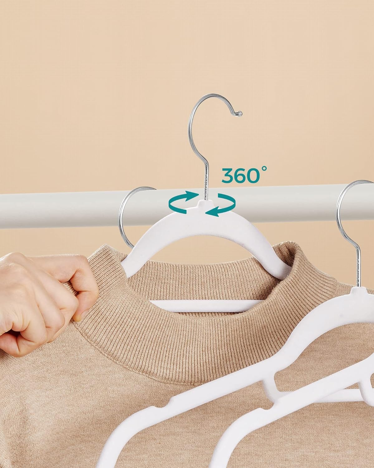 SONGMICS Set de 50 de umerase pentru haine, anti-alunecare cu catifea, bara de cravata si carlig pivotant, 43,5 cm, alb Household NewTrend