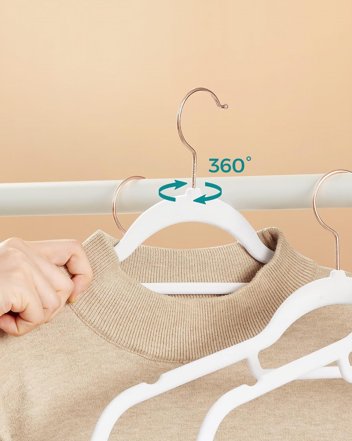 SONGMICS Set de 50 de umerase pentru haine, anti-alunecare cu catifea, bara de cravata si carlig pivotant, 43,5 cm, alb Household NewTrend