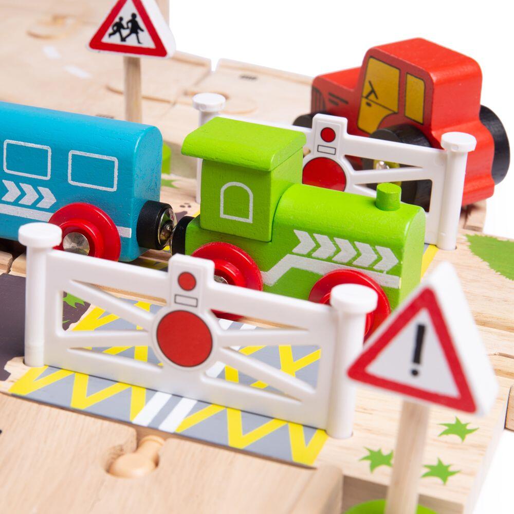 Circuit auto si feroviar (80 piese) PlayLearn Toys