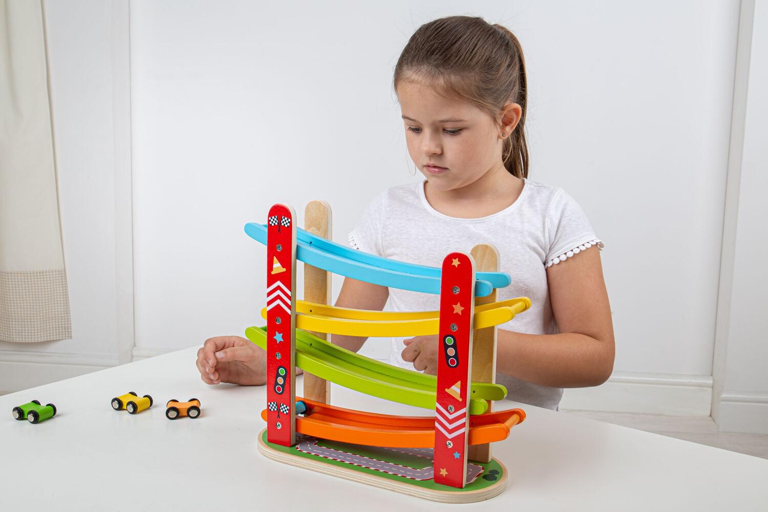 Rampa etajata - Cursa masinutelor PlayLearn Toys