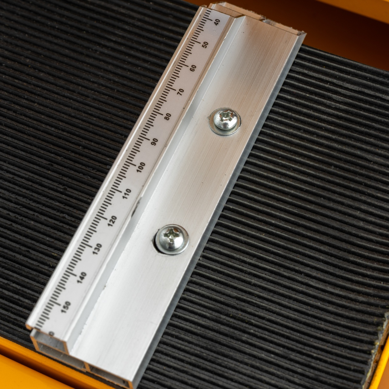 Masina de taiat gresie ROTOR RSW230B 1200 W, 2950 rot/min Innovative ReliableTools