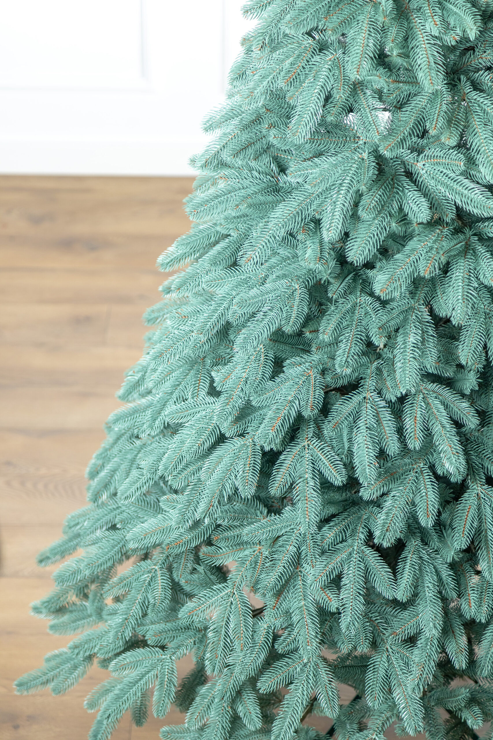 Brad artificial Christmas Deluxe by Sersimo, Laponia Select argintiu, integral 3D, 230cm Household NewTrend