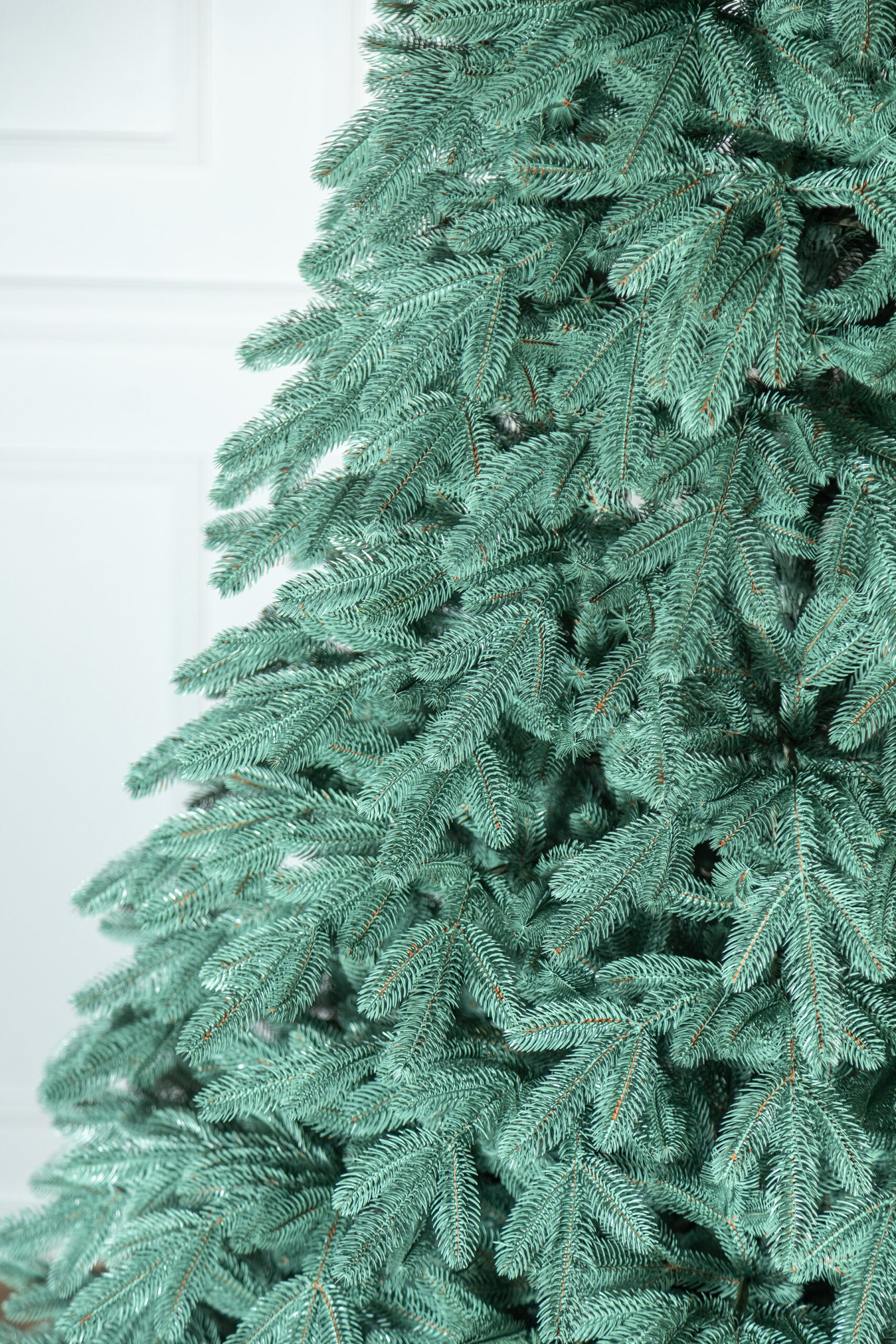 Brad artificial Christmas Deluxe by Sersimo, Laponia Select argintiu, integral 3D, 230cm Household NewTrend