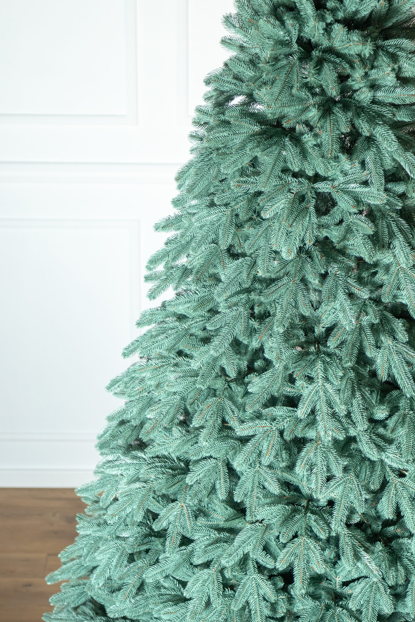 Brad artificial Christmas Deluxe by Sersimo, Laponia Select argintiu, integral 3D, 210cm Household NewTrend