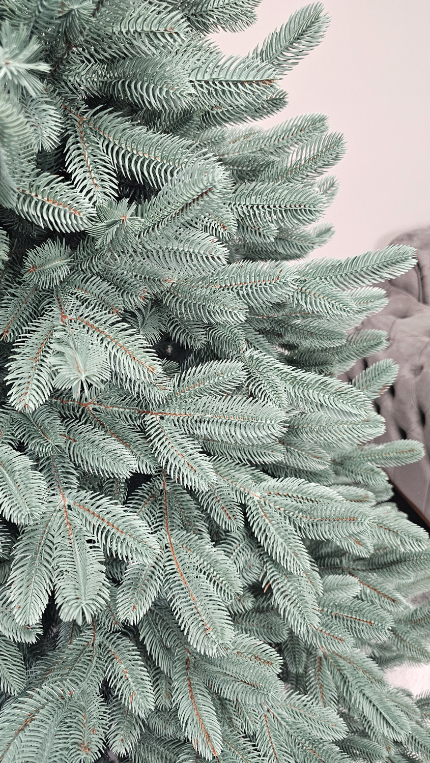 Brad artificial Christmas Deluxe by Sersimo, Laponia Select argintiu, integral 3D, 210cm Household NewTrend
