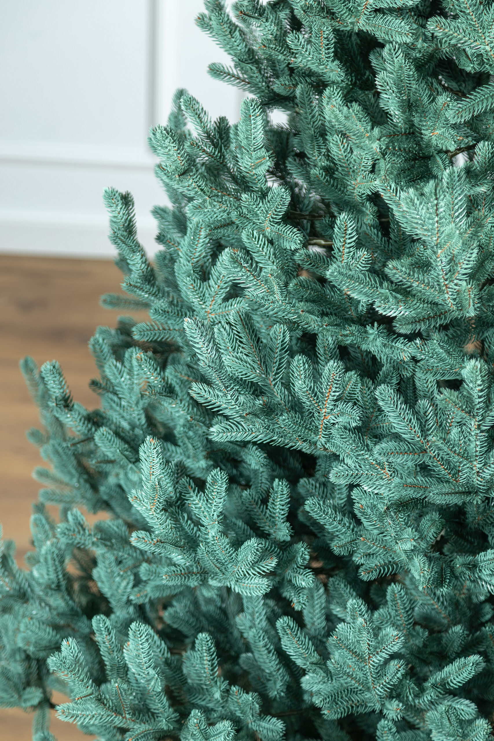 Brad artificial Christmas Deluxe by Sersimo, Viena Select argintiu, integral 3D, 210cm Household NewTrend