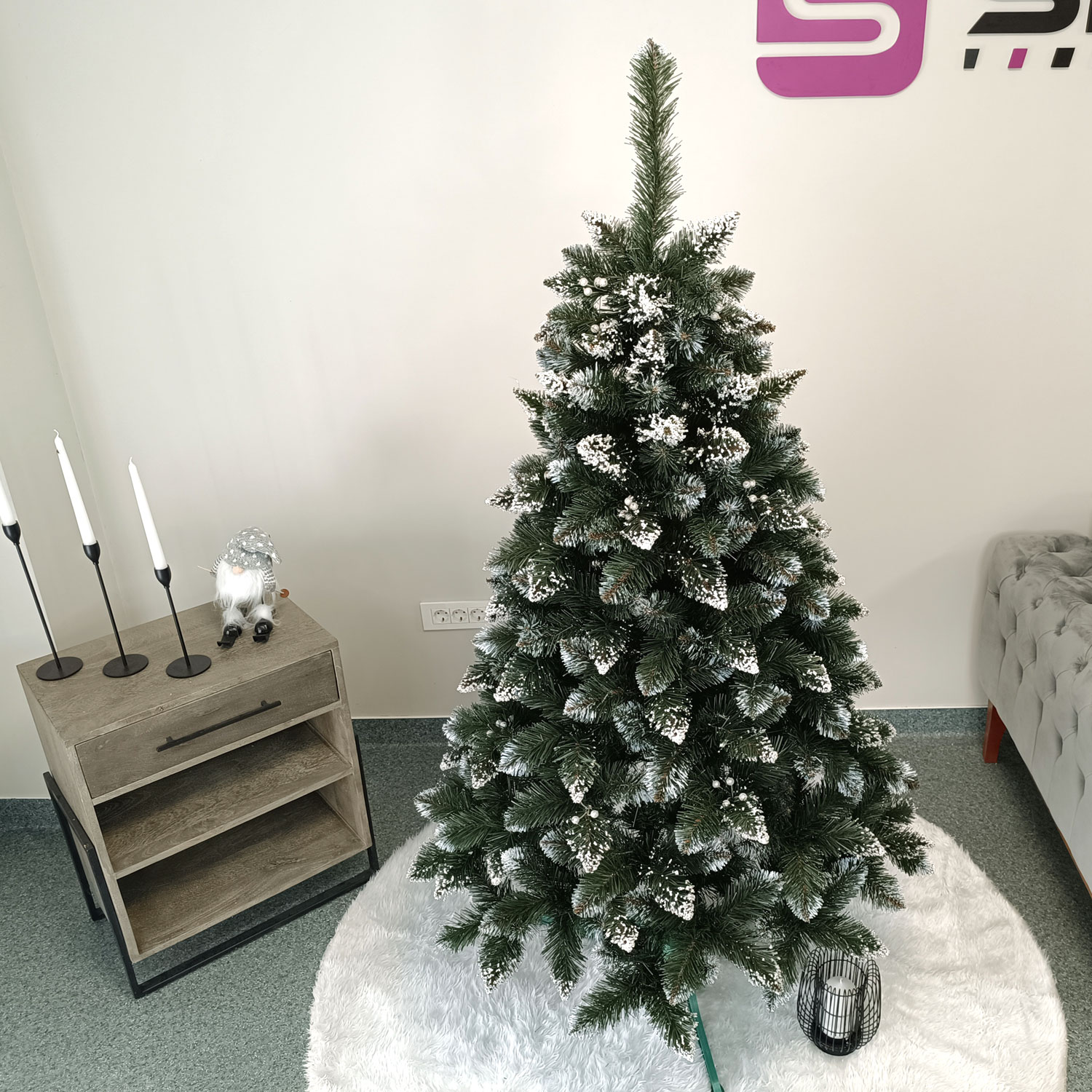 Brad artificial Christmas Deluxe by Sersimo, Crystal nins cu merisoare, 2D, 180cm Household NewTrend