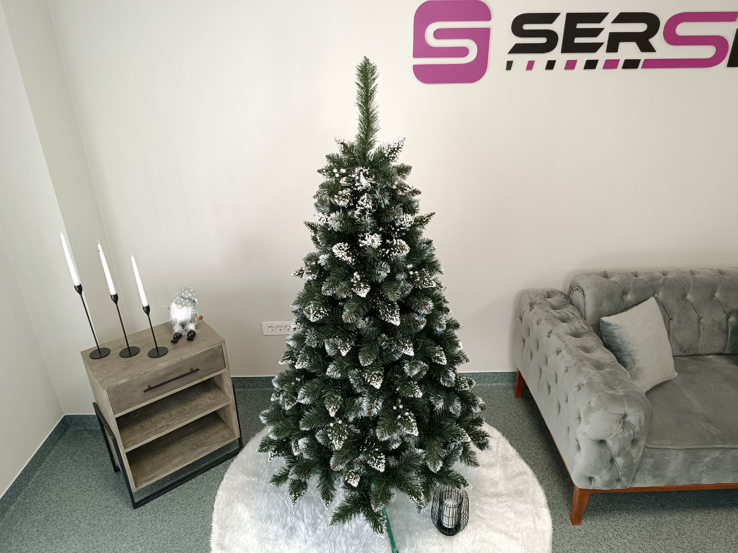 Brad artificial Christmas Deluxe by Sersimo, Crystal nins cu merisoare, 2D, 180cm Household NewTrend