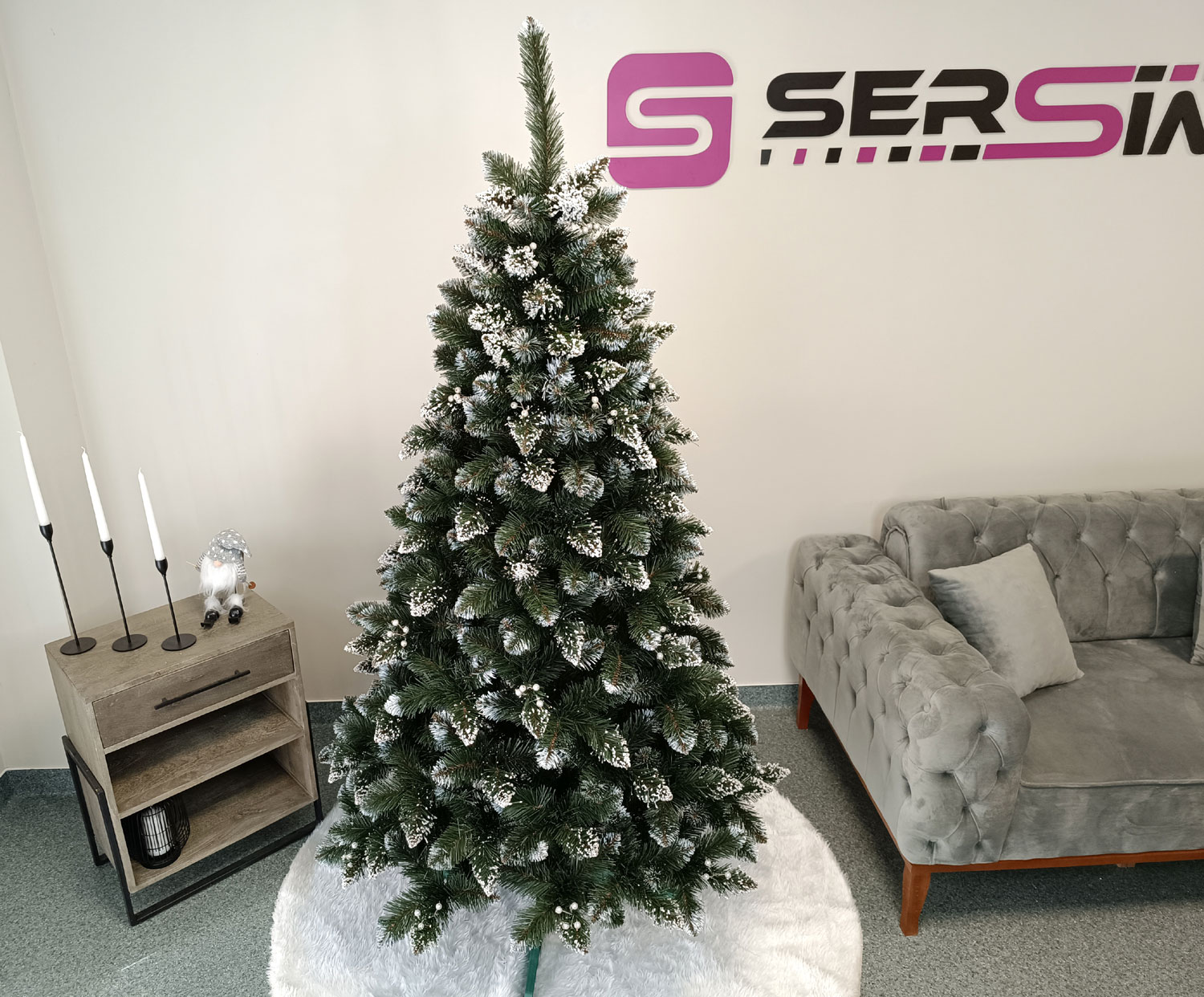 Brad artificial Christmas Deluxe by Sersimo, Crystal nins cu merisoare, 2D, 200cm Household NewTrend