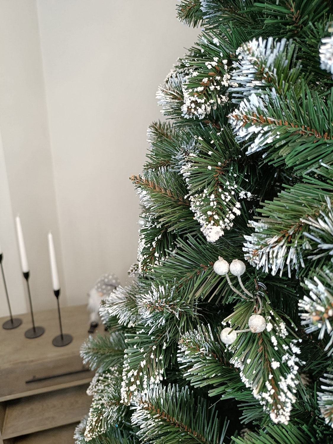 Brad artificial Christmas Deluxe by Sersimo, Crystal nins cu merisoare, 2D, 250cm Household NewTrend