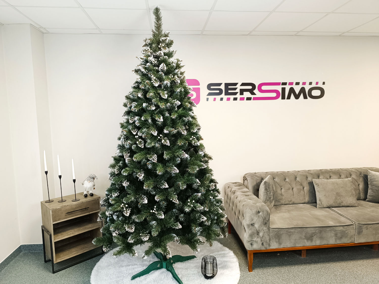 Brad artificial Christmas Deluxe by Sersimo, Crystal nins cu merisoare, 2D, 250cm Household NewTrend