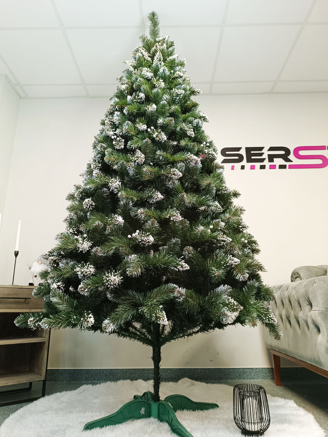 Brad artificial Christmas Deluxe by Sersimo, Crystal nins cu merisoare, 2D, 250cm Household NewTrend