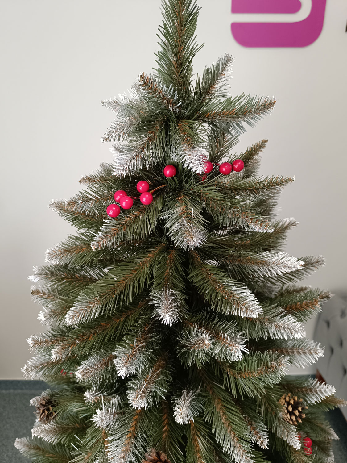 Brad artificial Christmas Deluxe by Sersimo, Frasin de Munte, 2D, 180cm Household NewTrend