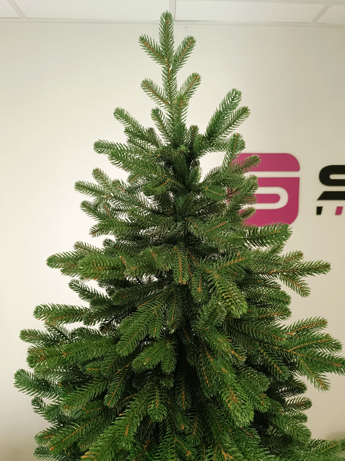 Brad artificial Christmas Deluxe by Sersimo, Viena Slim, 2D+3D, 210cm Household NewTrend