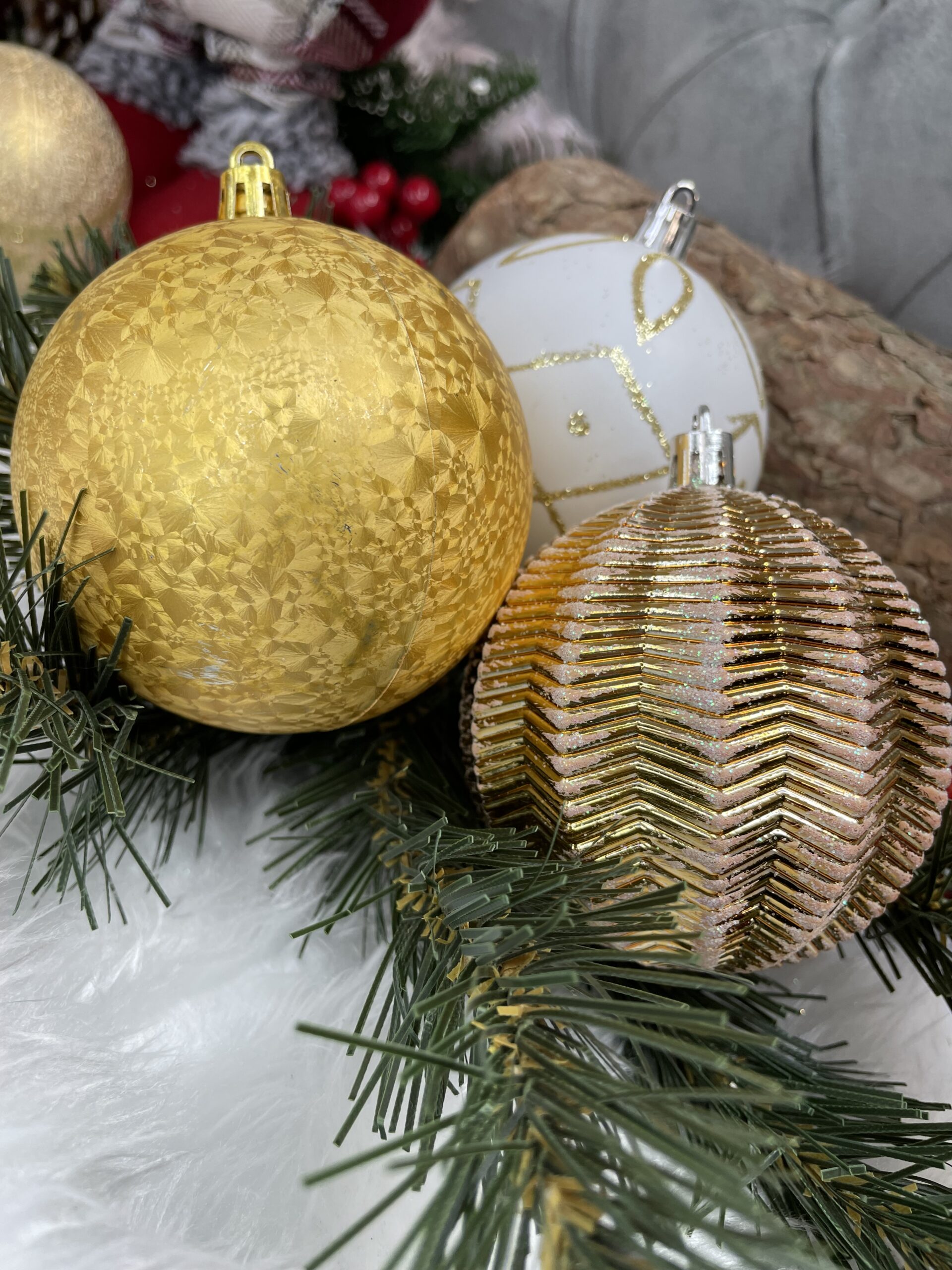 Set globuri de Craciun, 16 bucati, 8cm, 6 modele, auriu Household NewTrend