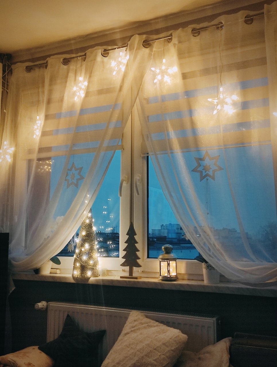 (DL) Ghirlanda luminoasa tip perdea cu stelute 72 LED-uri, 2m, pentru interior/exterior, iluminare alb Household NewTrend
