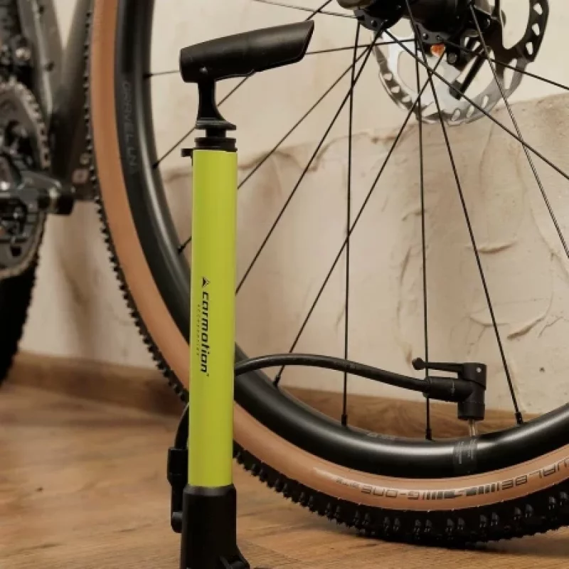 Pompa manuala pentru bicicleta cu furtun si suport de fixare pe cadru lungime 310mm max 8Bari/120PSI Garage AutoRide