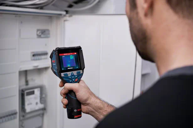 Bosch GTC 600 C Camera termica digitala, cu 1 acumulator Li-Ion, 2Ah + Incarcator rapid de 4Ah GAL12V-40 + L-Boxx ProAdvanced PowerfulTools