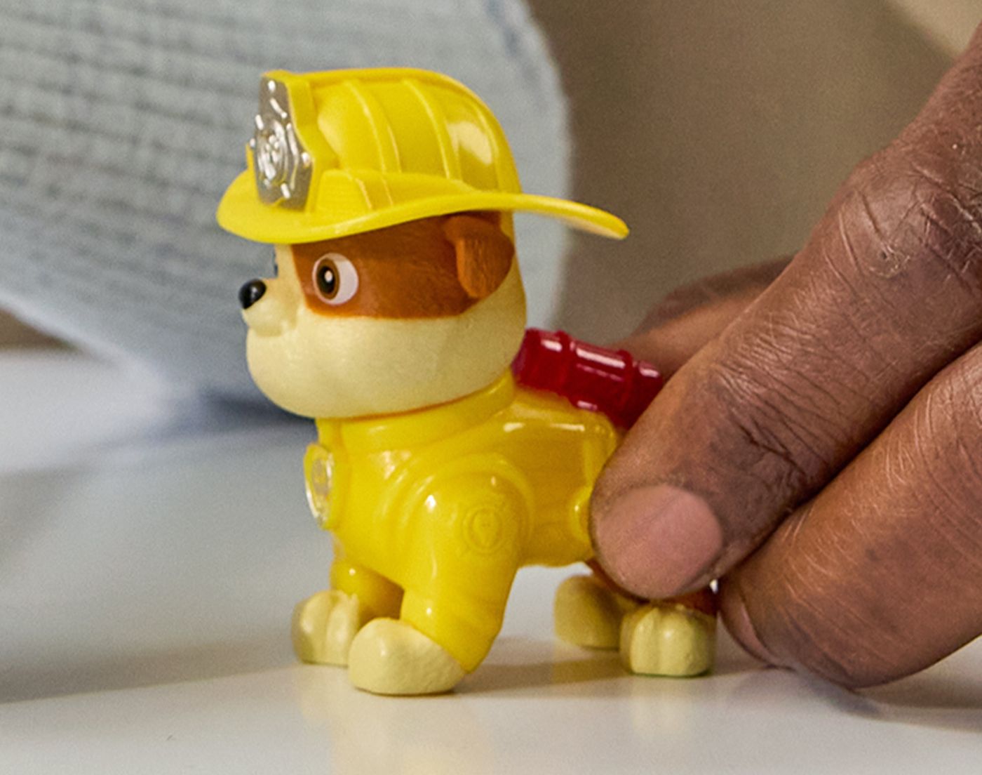 PATRULA CATELUSILOR VEHICUL DE SALVARE MASINA DE POMPIERI SI FIGURINA RUBBLE SuperHeroes ToysZone