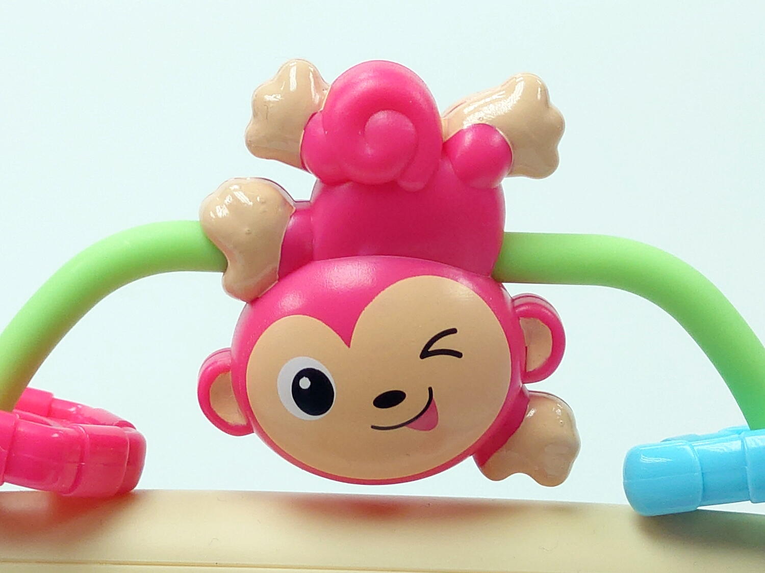Jucarie interactiva cu ventuza - Invarte si descopera PlayLearn Toys