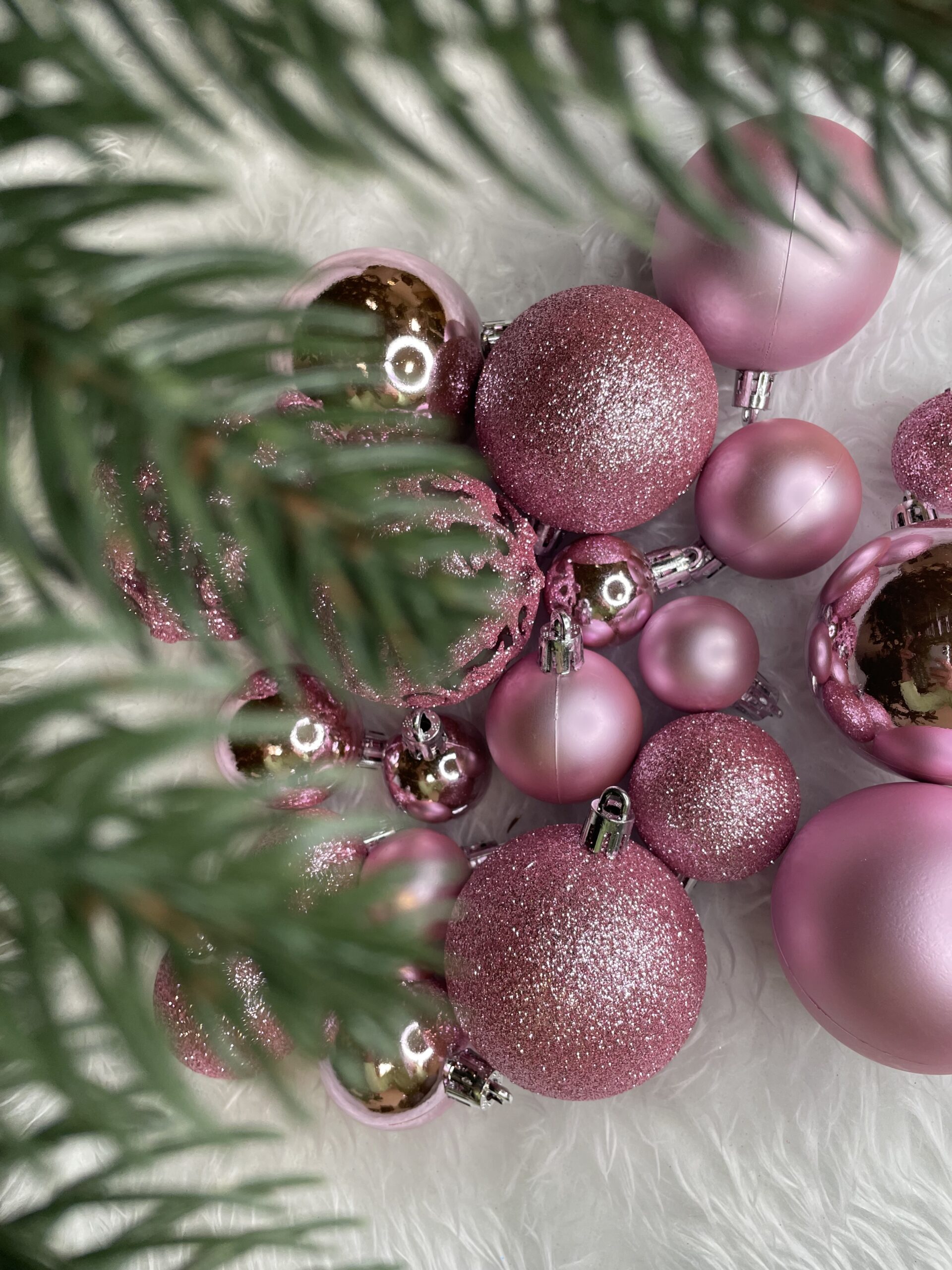 Set globuri de Craciun, 100 bucati, 3-6cm, roz Household NewTrend